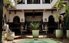 Riad La Porte Rouge By La Siredrah